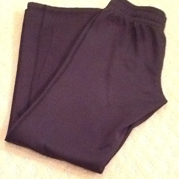 🎉 Woman’s XS or youth xl semi fitted Under Armour - Picture 5 of 8